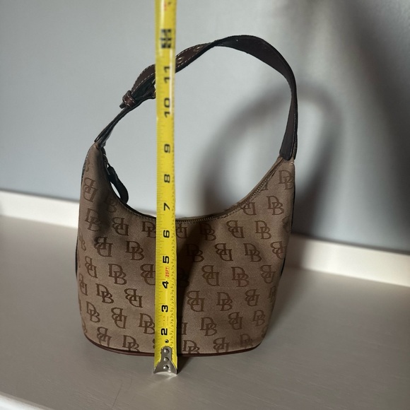 Dooney and Bourke shoulder bag - Picture 6 of 14